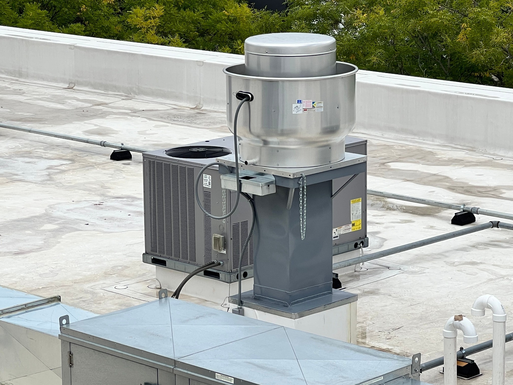 Carrier rooftop condenser installation